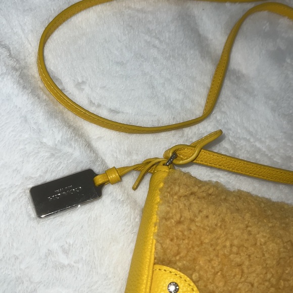 Coach Shearling Small Rhyder Pochette - Picture 4 of 9